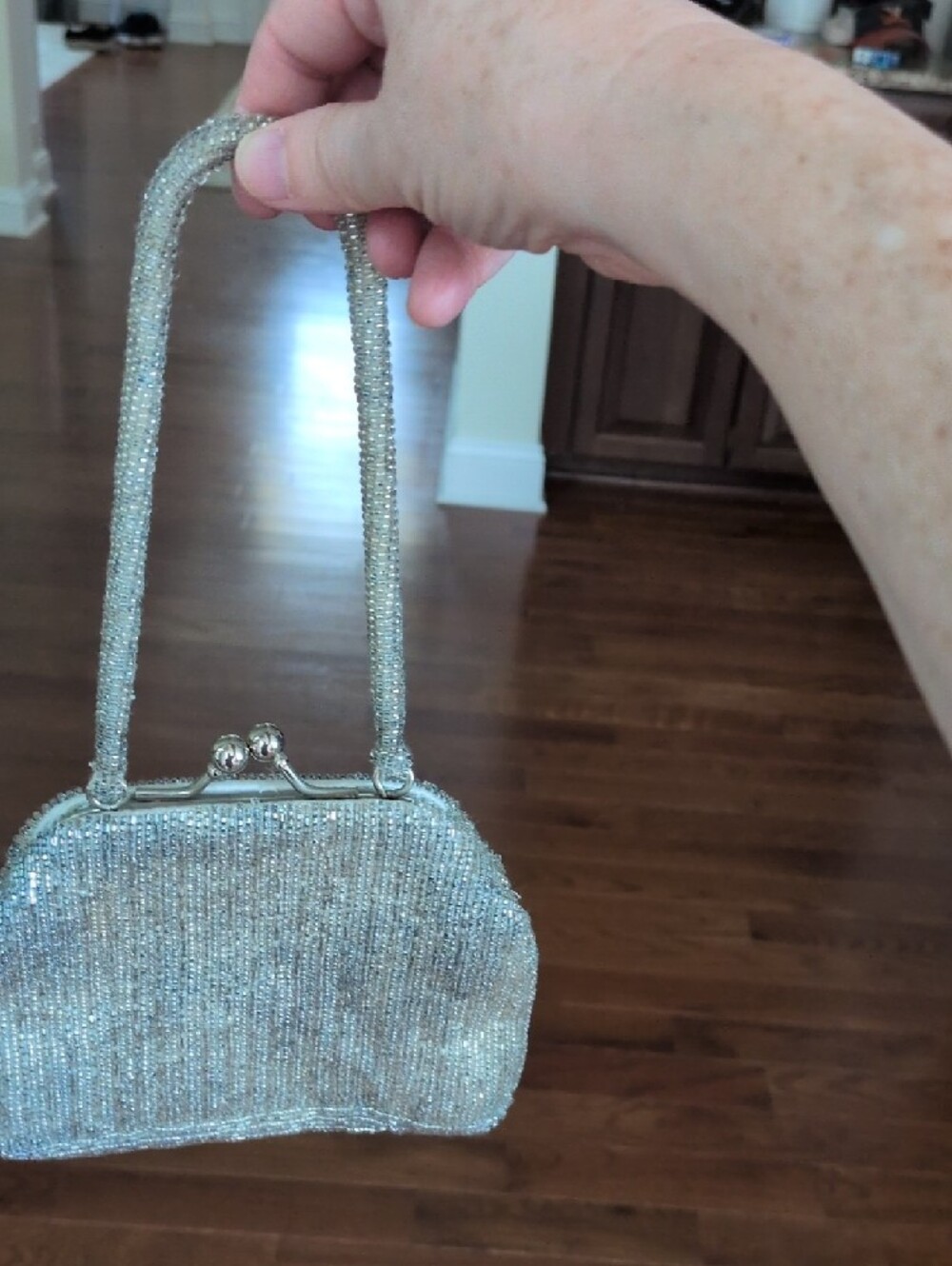 Vintage La Regale Beaded Silver Evening Handbag W Top Handle, Small In Size - Picture 2 of 2